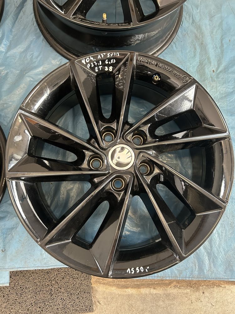 404 Felgi Aluminiowe SKODA R 17 5x112 otwór 57,1 Bardzo Ładne Czarne