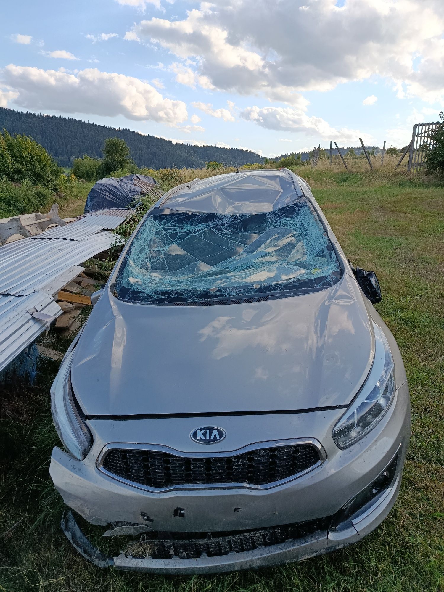 Sprzedam kia ceed po wypadku
