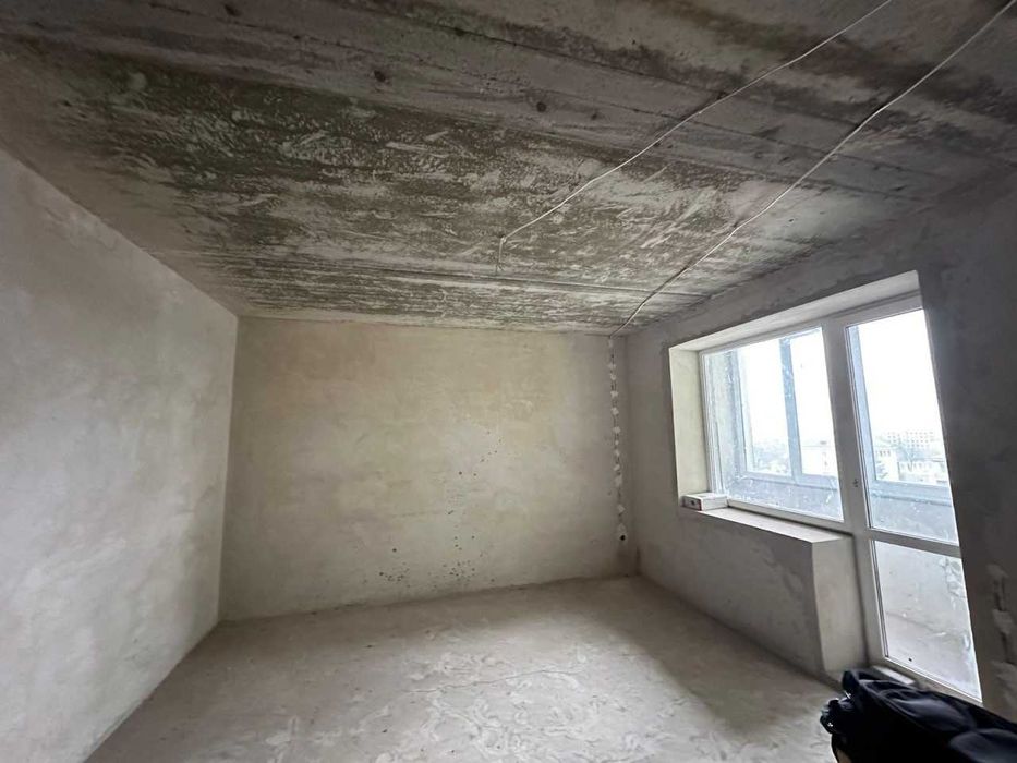 Центр! Здана квартира, 74.5 м2 на 7 поверсі , сирець.