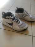 Buty sportowe NIKE, białe do koszykówki, r.38,5