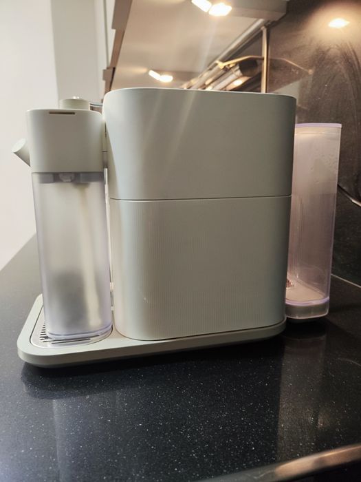 Máquina de café Nespresso Gran Latissimo