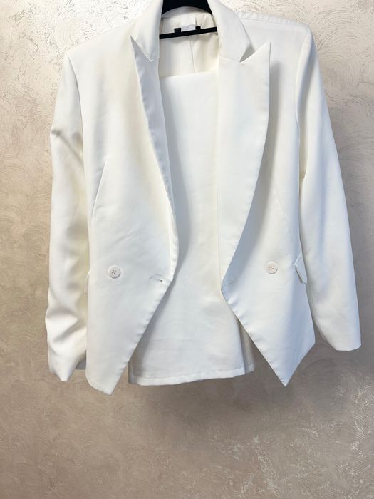 Молочний  костюм