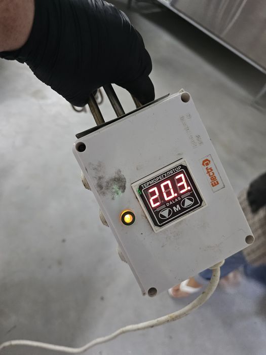 Занурювальний ТЕН з електронним терморегулятором Grepan 3000W 220V