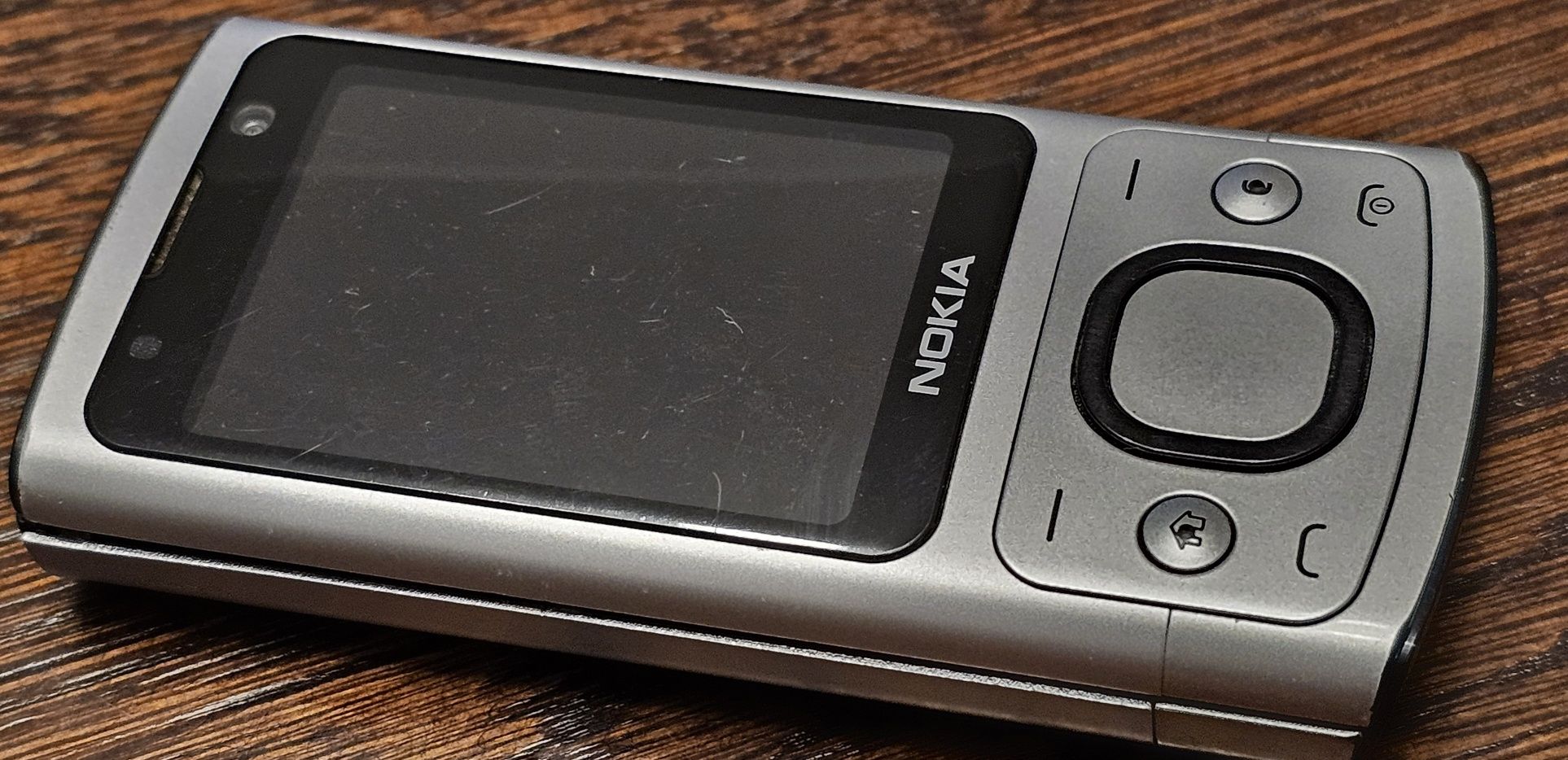 Nokia 6700 Slide