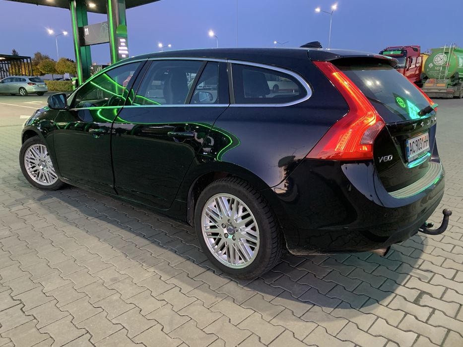 Volvo v60 2011 дизель
