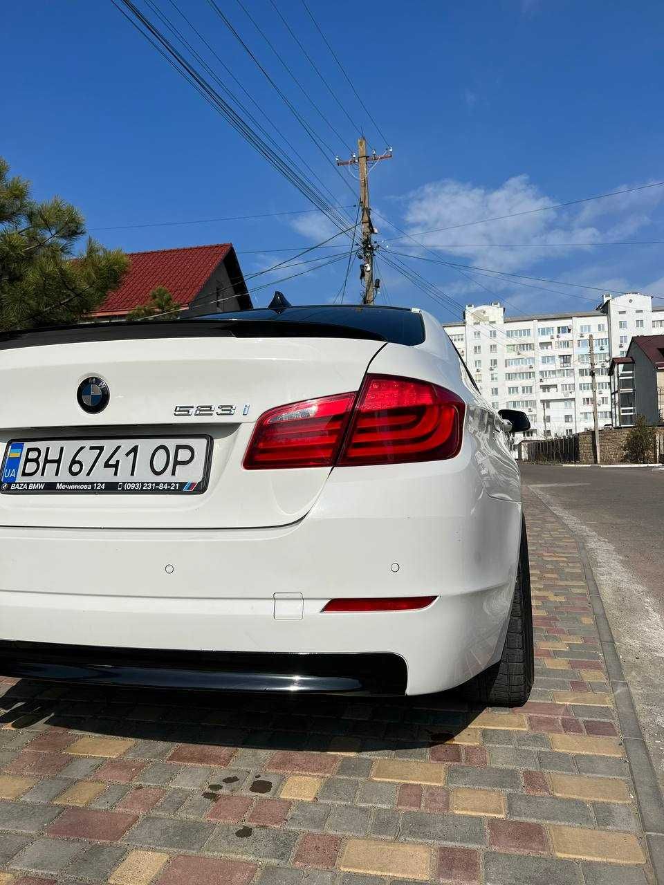 Продам BMW F10 2010 (523I)