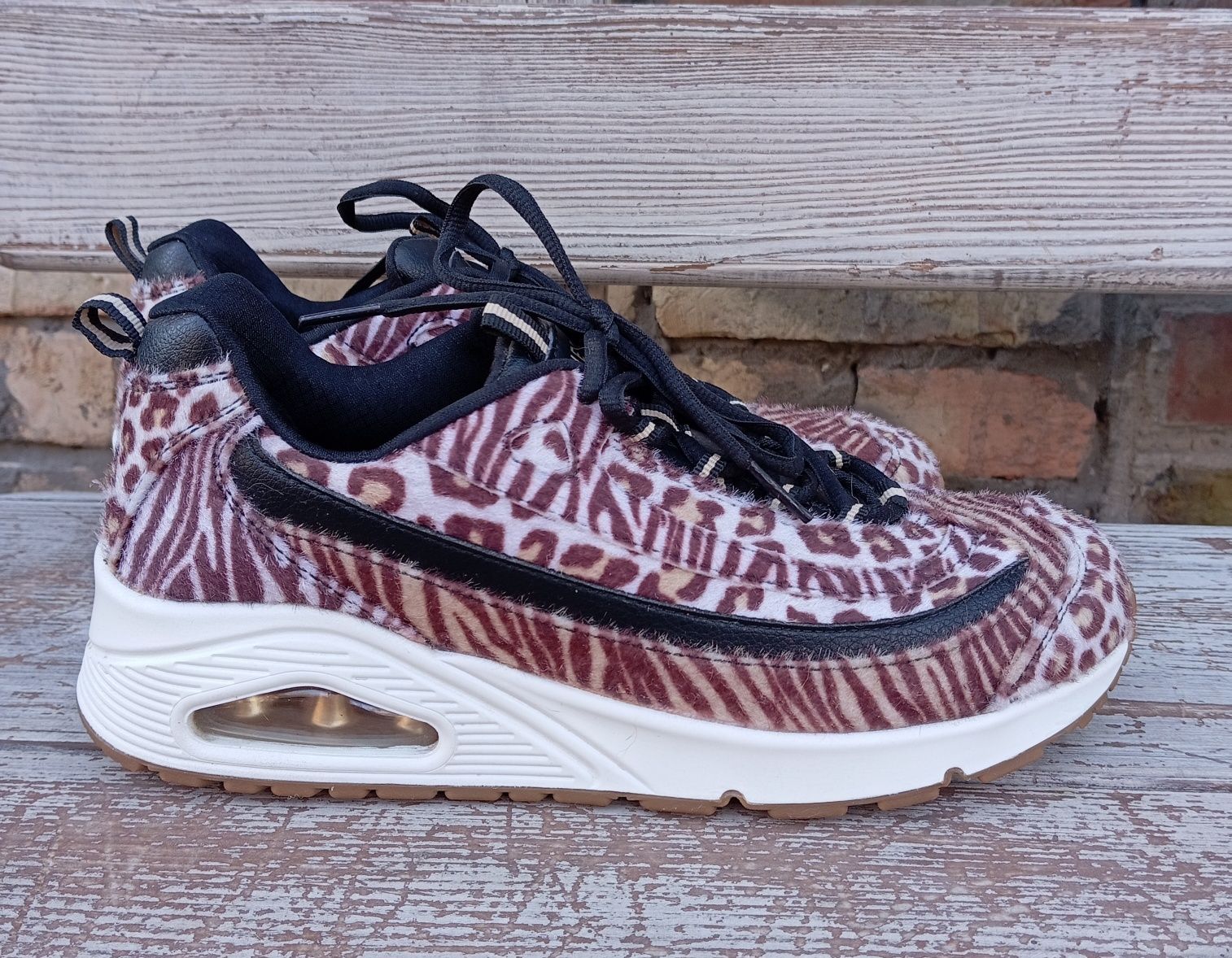 Кросівки Skechers 40 розмір