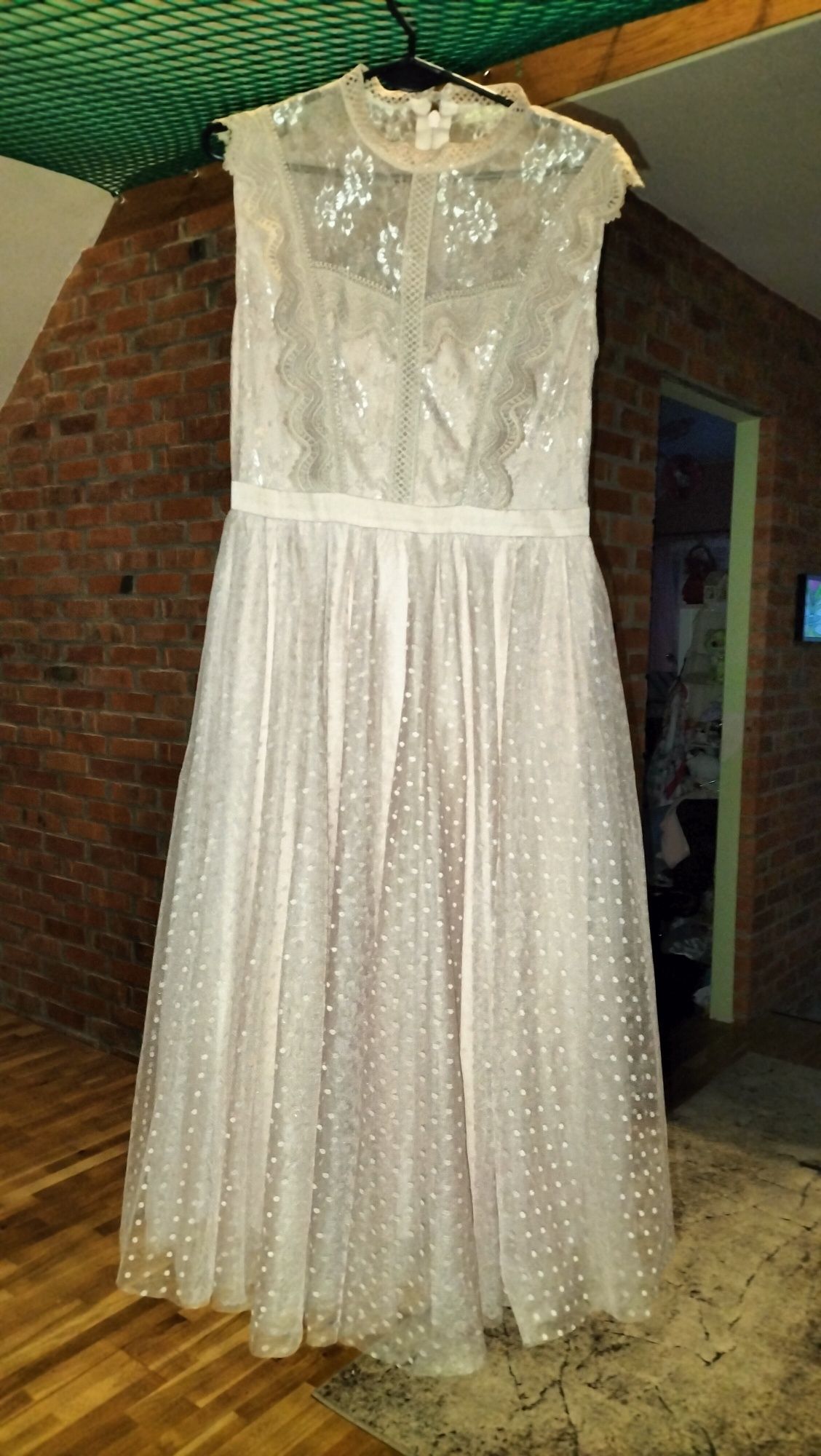 Sukienka koktajlowa tiulowa beż L koronkowa butik CH Chi London