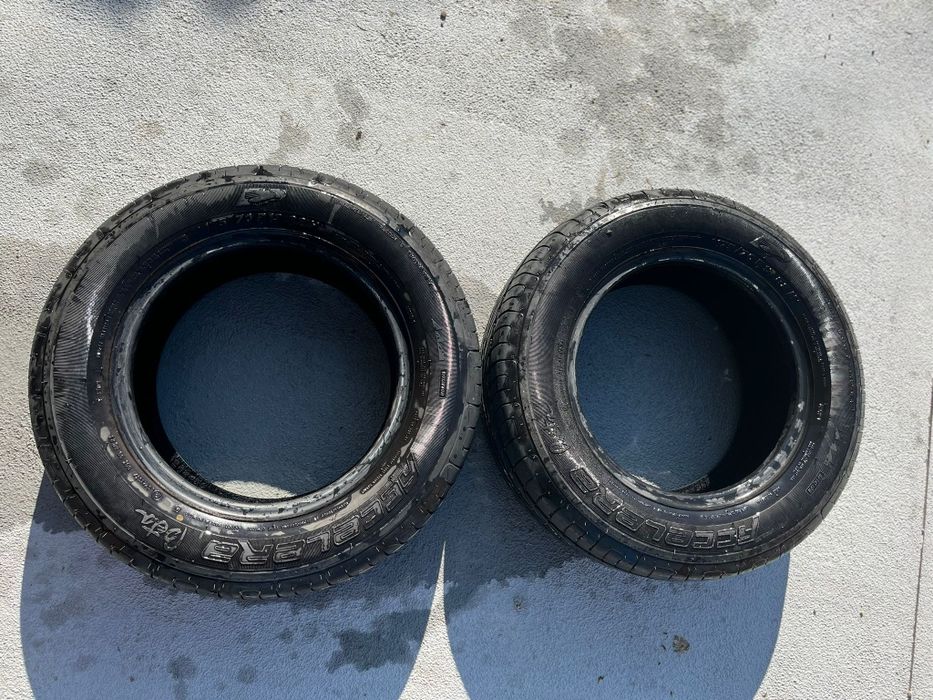 Vendo 2 pneus semi novos