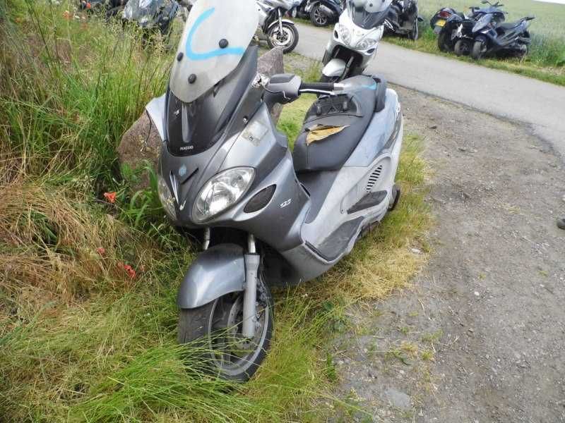 PIAGGIO X9 125 czesci silnik lampa tył gaźnik szyba licznik