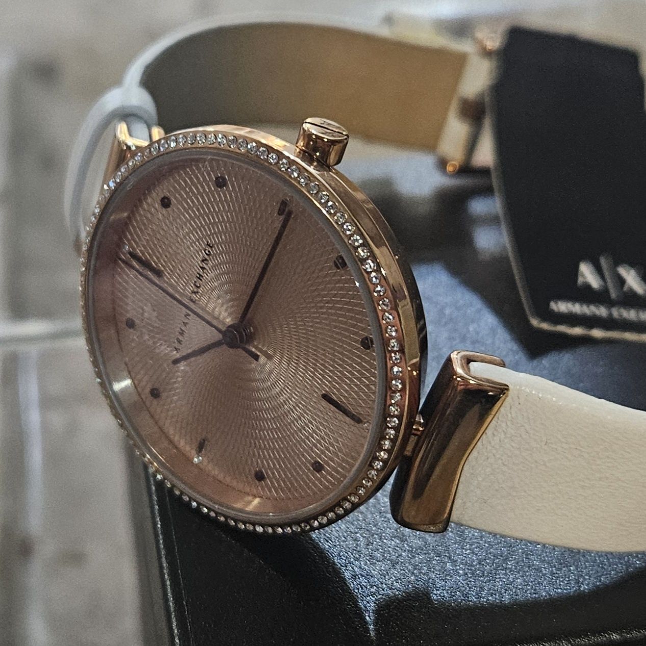 275/22 Zegarek damski Armani Exchange AX5914