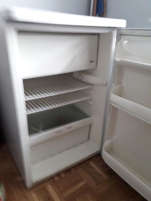 Mała lodówka,bialy kolor