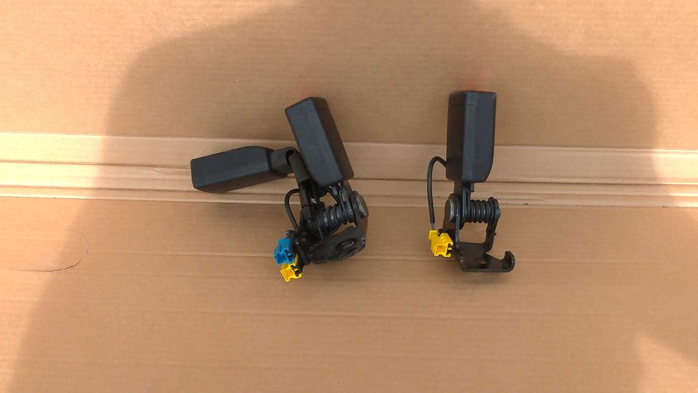 Pré-tensor, fecho sinto de segurança Mercedes-Benz Classe-A (W176).