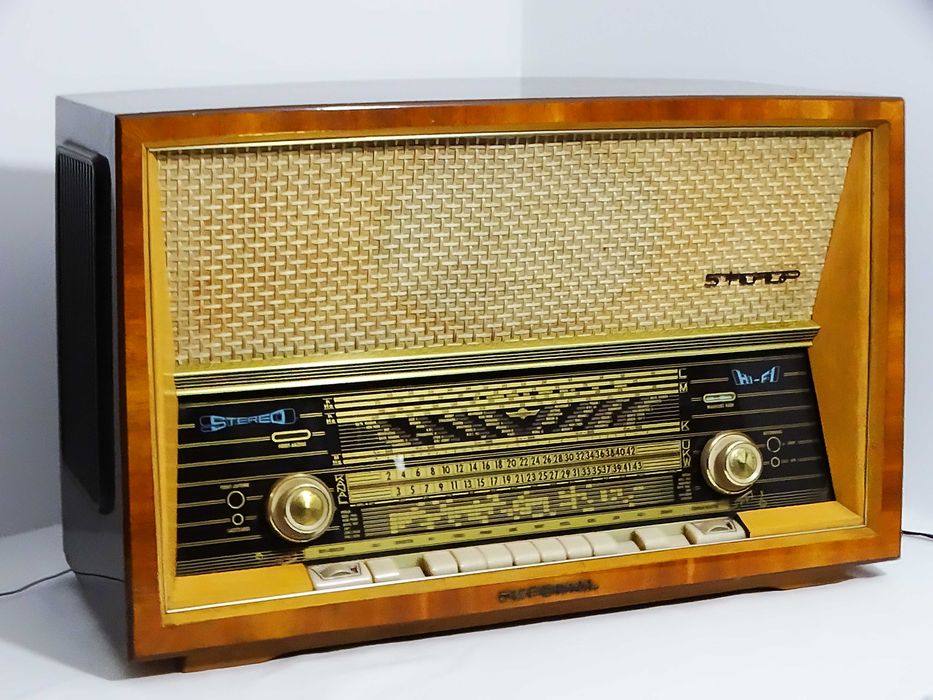 Vollstereo 609W EM84 radio produkowane Kuba-Imperial w latach 1960.