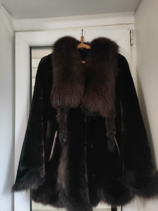 Шуба натуральная из мутона и песца