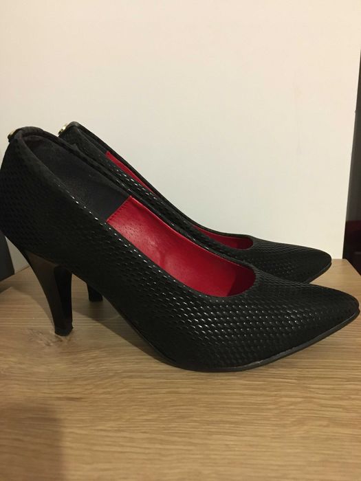Pantofle czółenka szpilki czarne 36