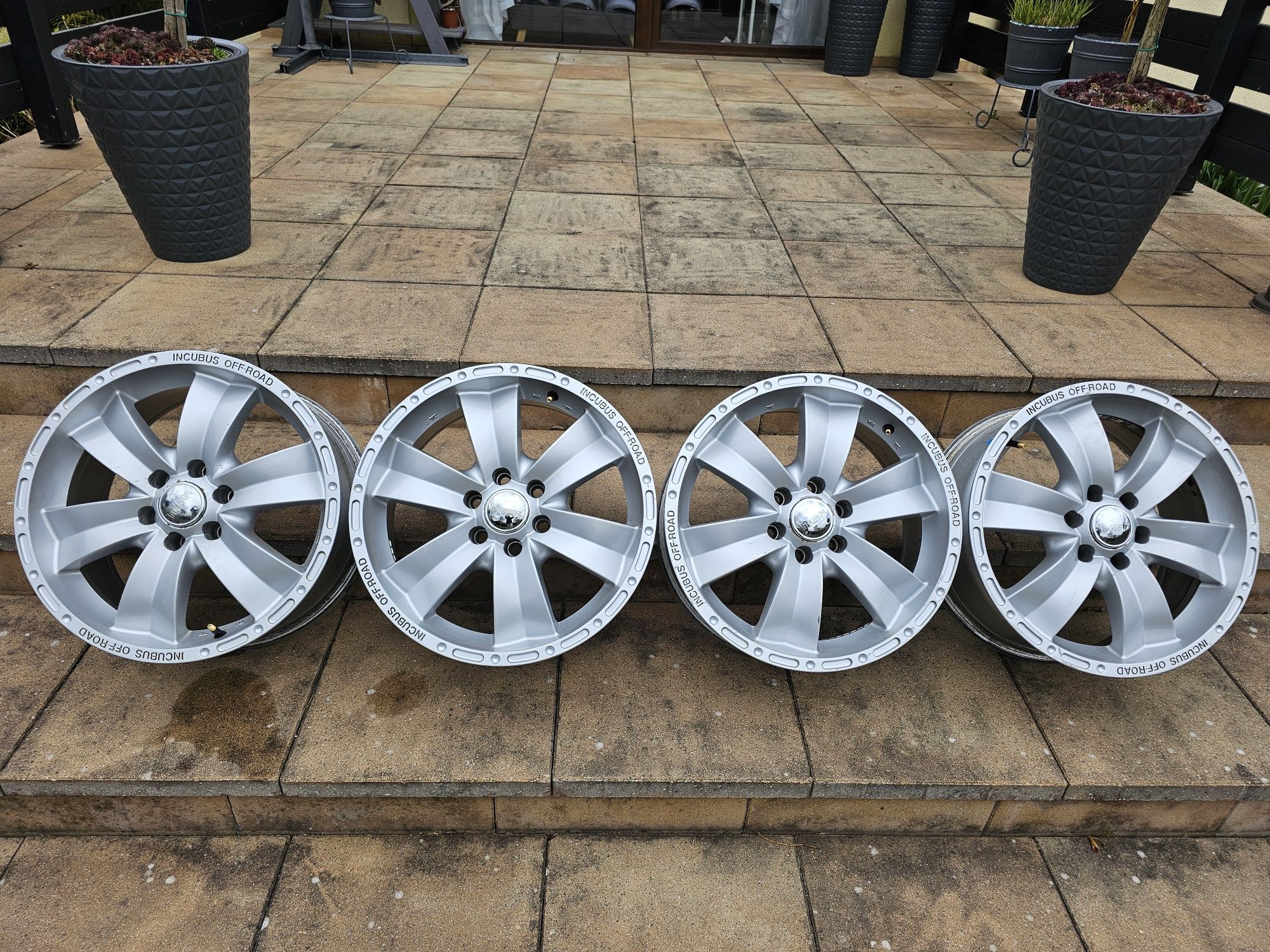 Felgi 17cali 6x139.7 7.5j et20 Nissan Navara Ranger Mitsubishi