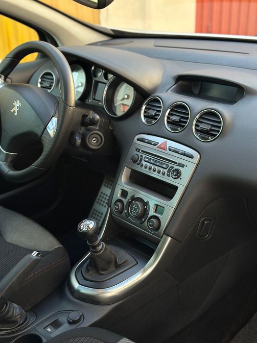 Peugeot 308 1.6 e-Hdi Sportium