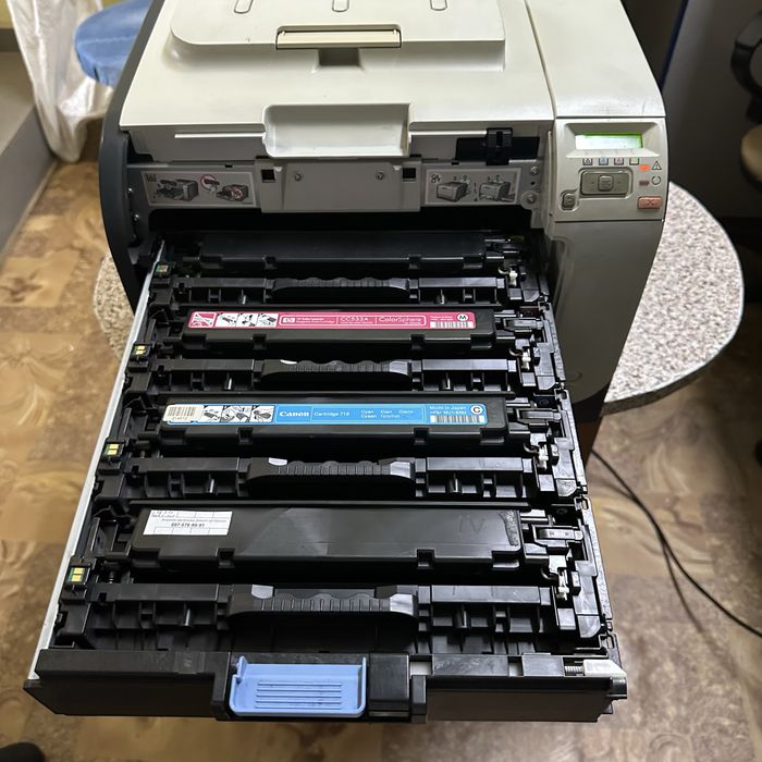 Принтер HP Color LaserJet CP2025