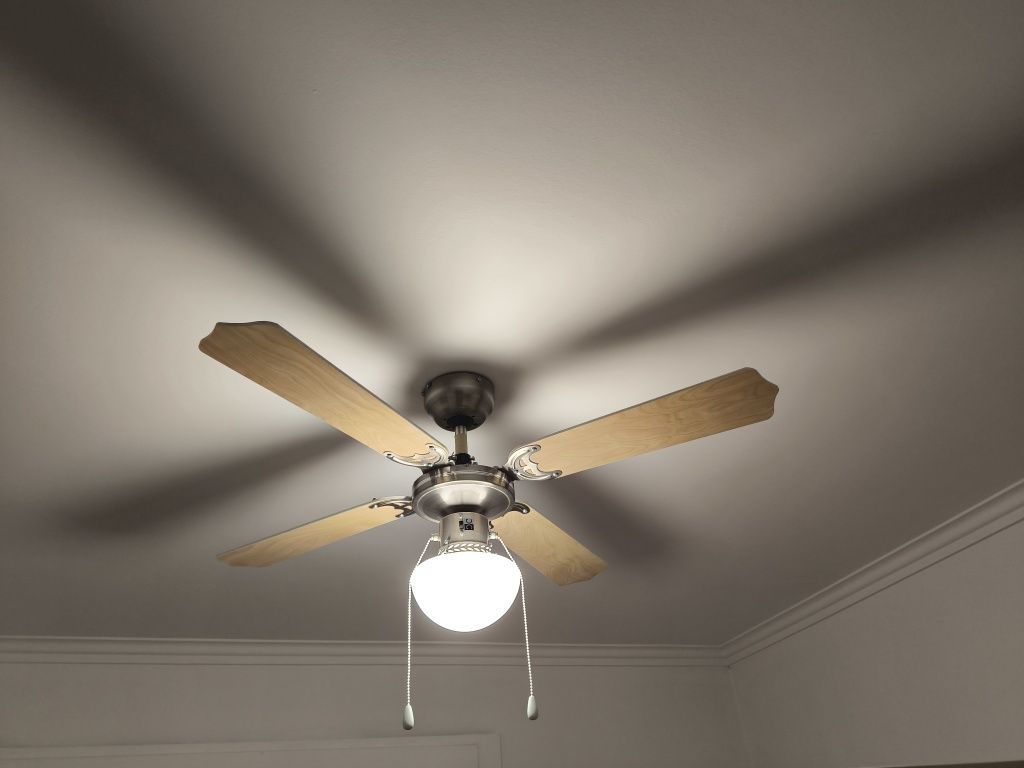 Ventilador de tecto com luz LED