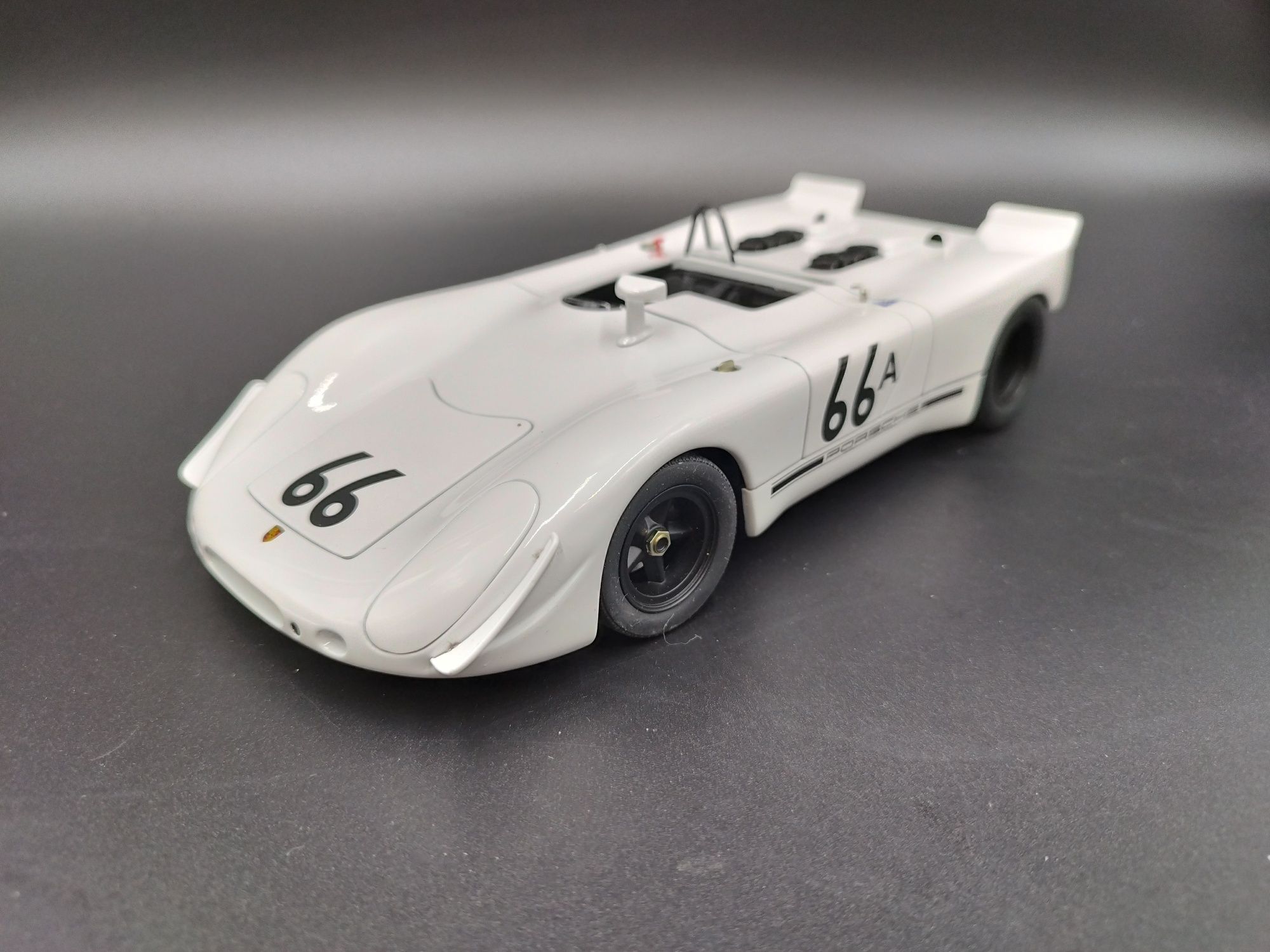 1:18 Auto Art 1970 Porsche 908/02 Steve McQueen Holtville #66A model