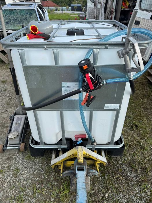 zbiornik mauzer 1000 L z pompą