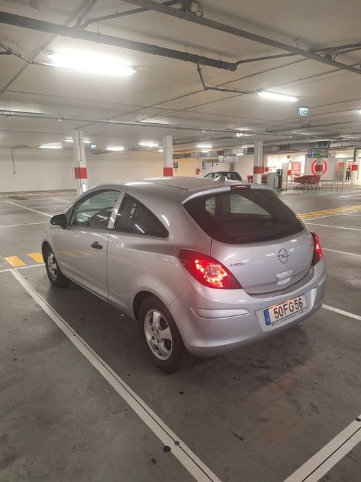 Oportunidade-Opel corsa comercial van 1.3 cdti 90 mil quilómetros.