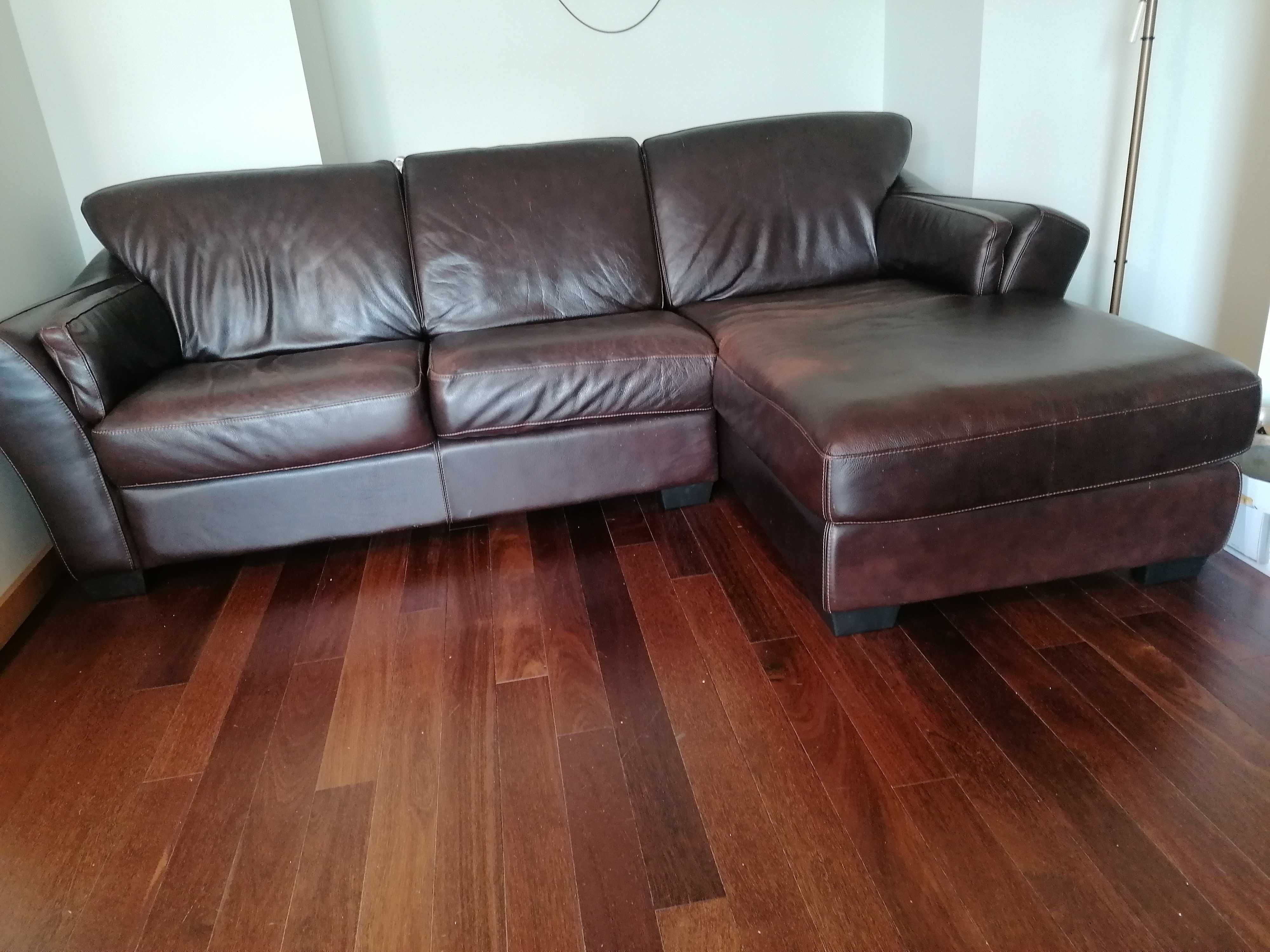 Sofá em Pele Castanho c/ Chaise Longue