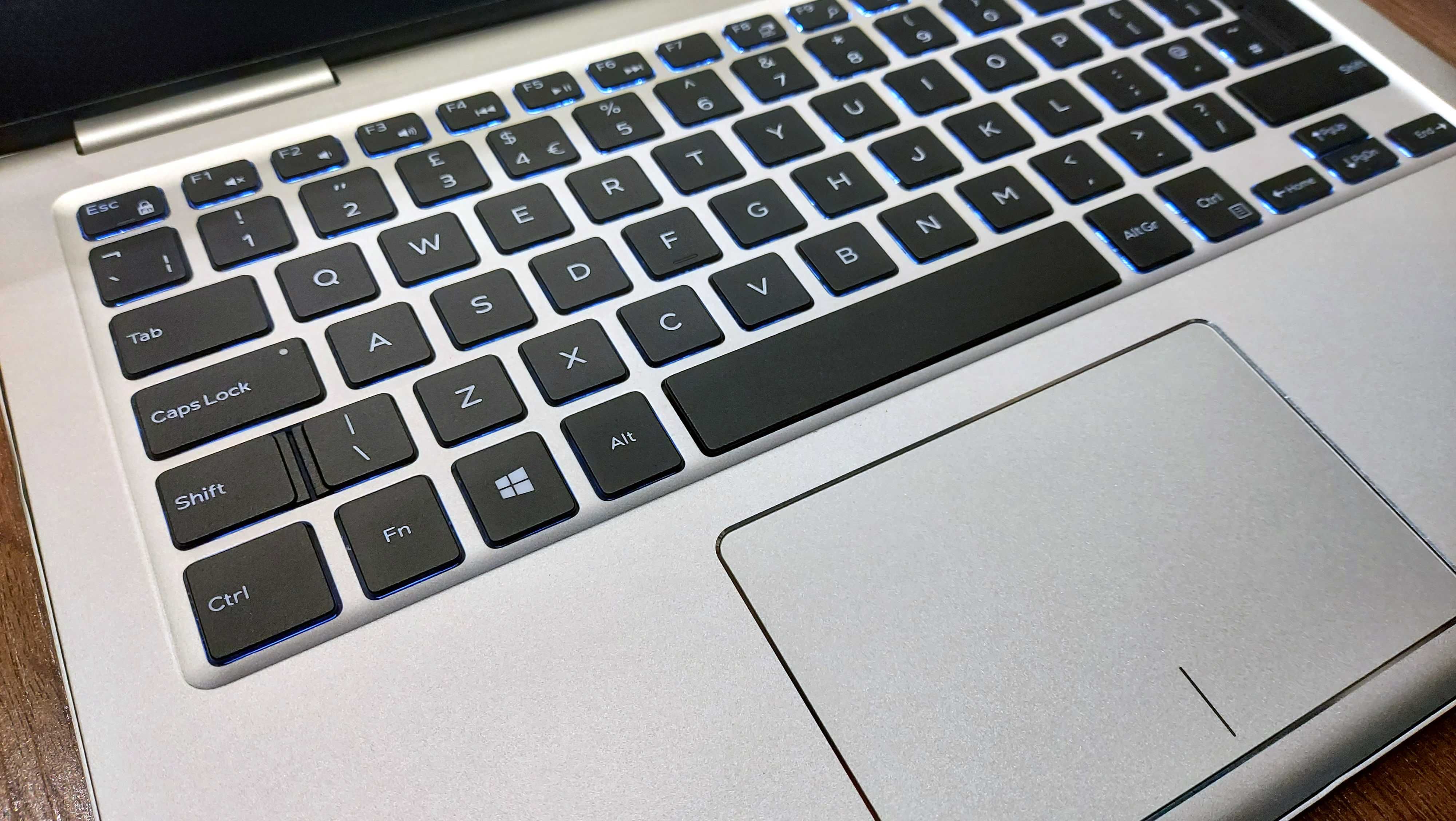 Elegancki ultrabook DELL 13,3" IPS - i7 16GB SSD512GB Win11Pro Office