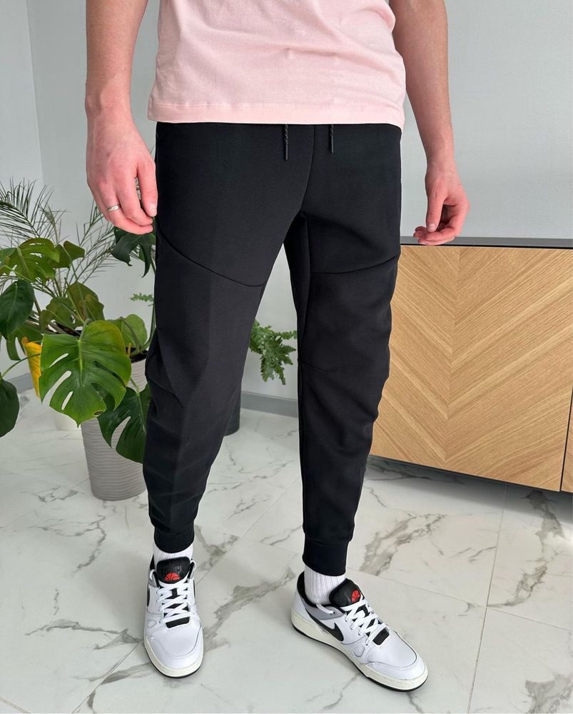 Брюки [M-L] Nike Tech Fleece Men's Joggers CU4495-010 Оригінал