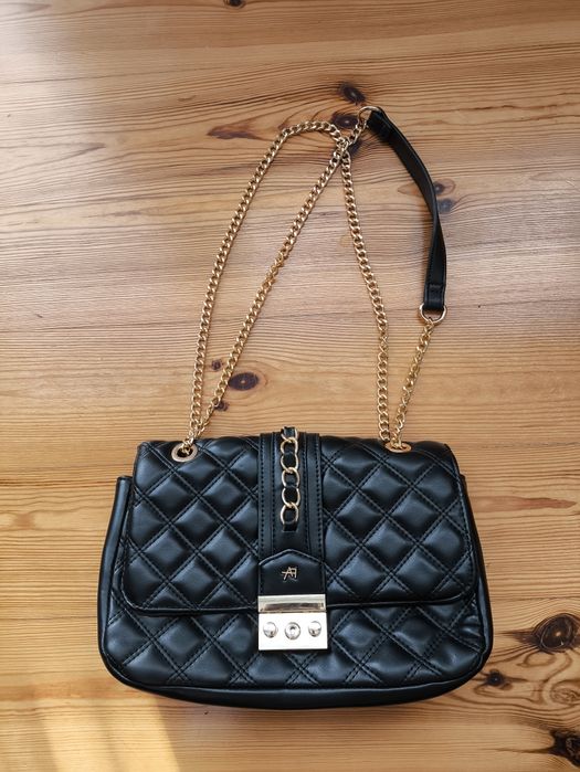 Torebka damska listonoszka czarna