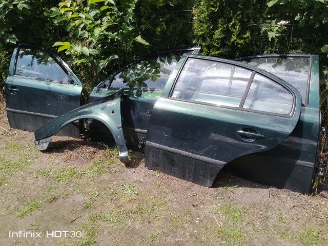 Części Octavia i 1.6 silnik bfq drzwi klapa skrzynia części