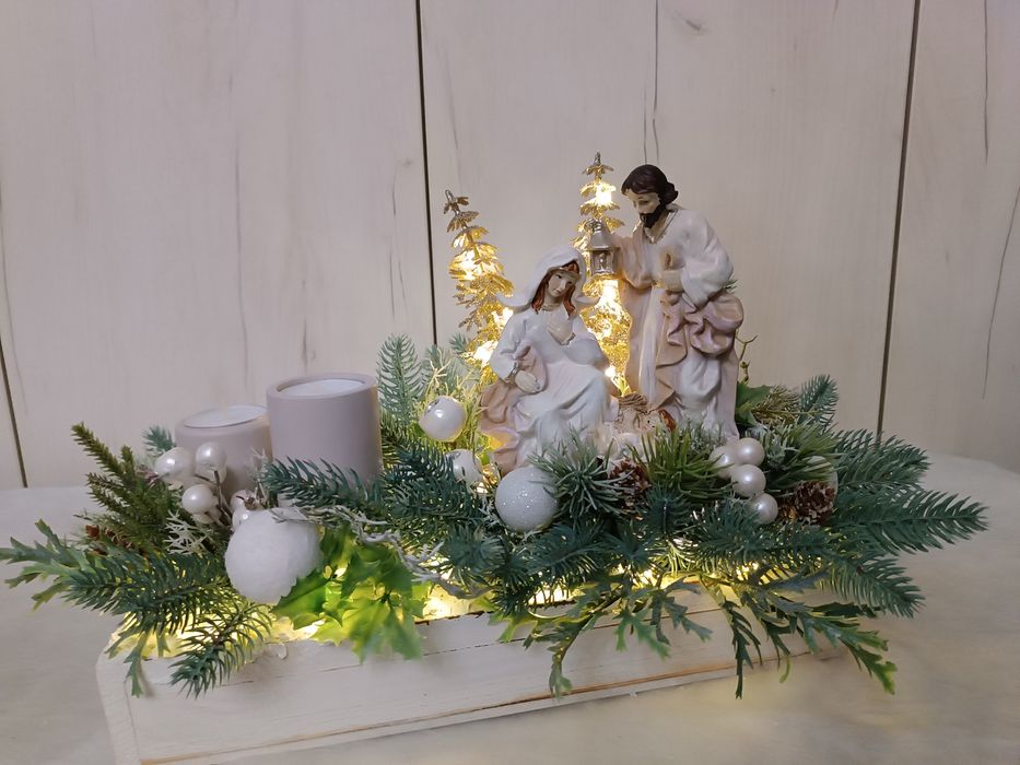 Stroik kompozycja świąteczna ze Świętą Rodziną duży podświetlany