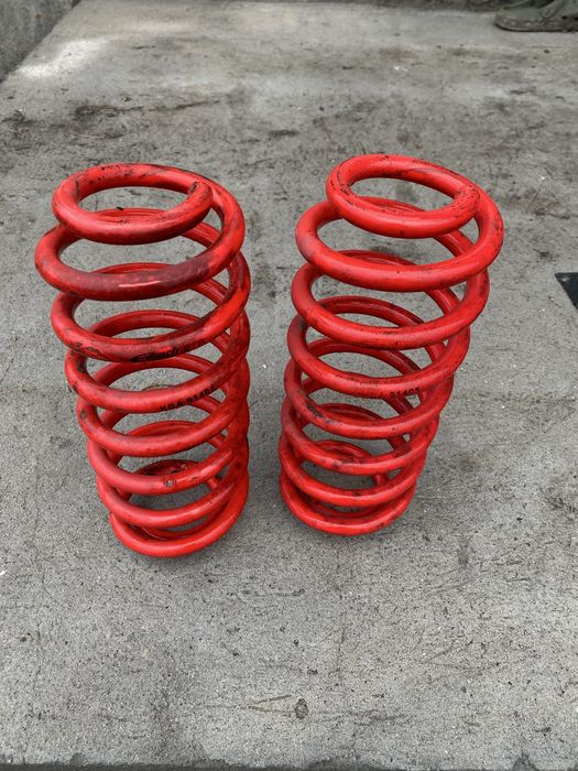 Пружини задні гольф 5