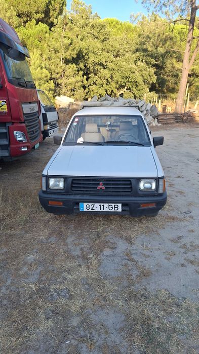 Carrinha 5 lugares com caixa