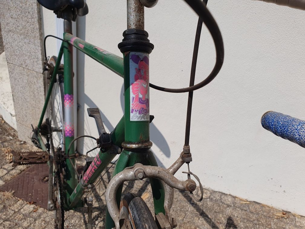 Bicicleta antiga tipo corrida