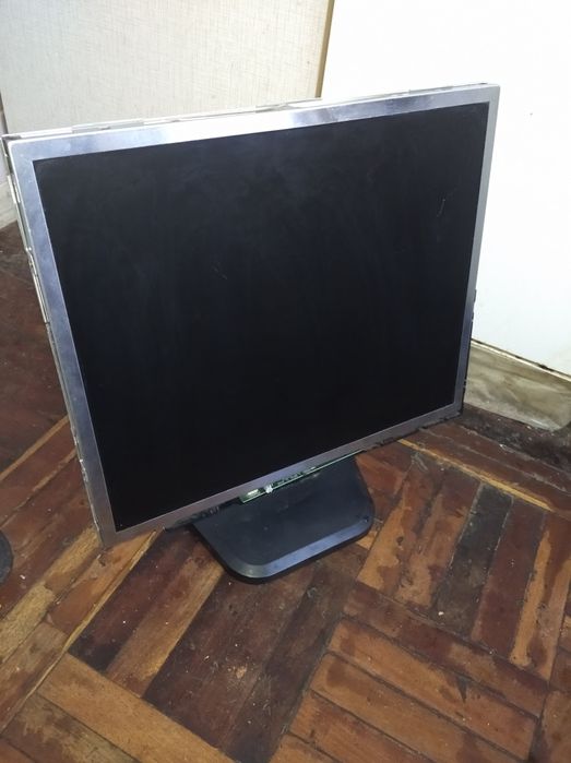 Монитор(матрица) 19 ", не включается