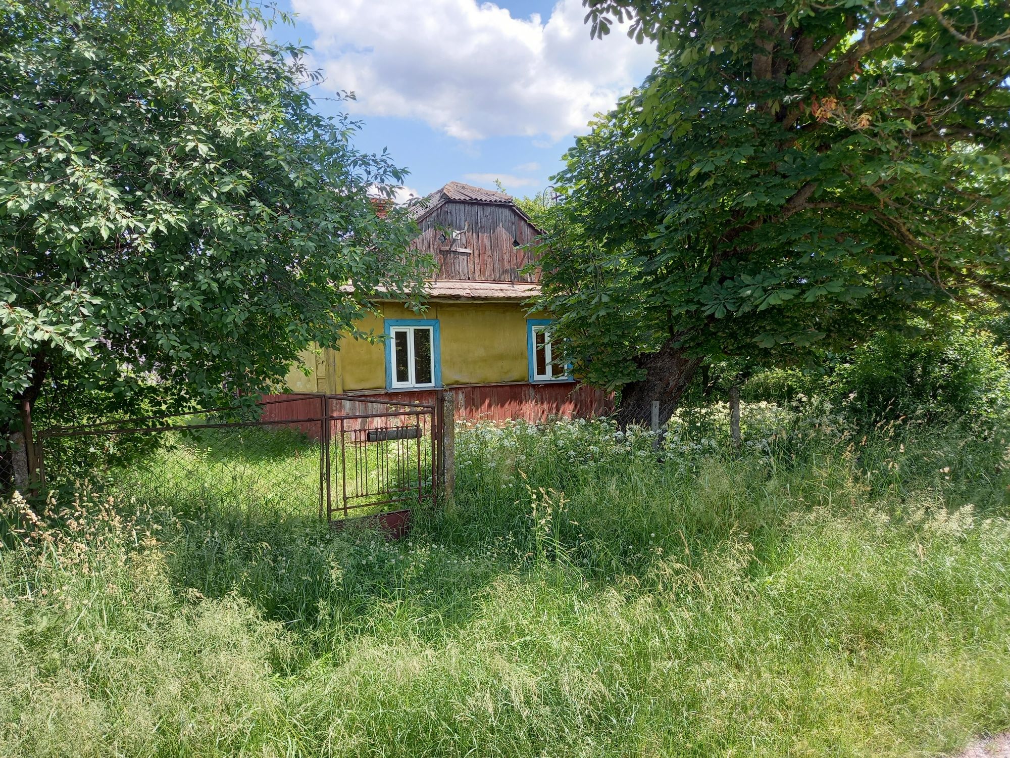 Продам дерев'яний будинок поблизу Ковеля    у с.Седлище  Ковельського