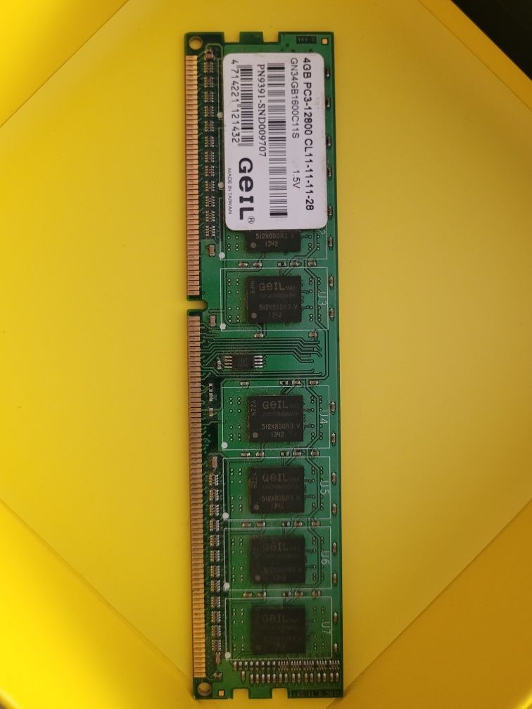 Pamięć RAM GeIL DDR3 4 GB PC3‑12800 CL11 GN34GB1600C11S