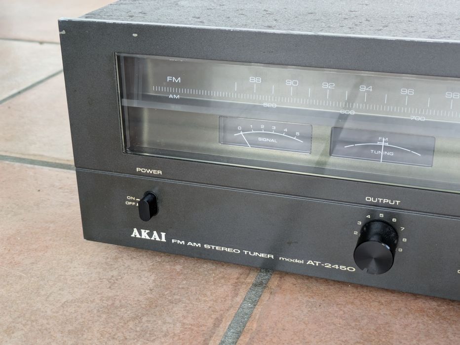 Radio FM AM Tuner stereo Akai AT-2450