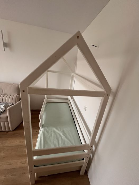 Дитяче ліжко будиночок