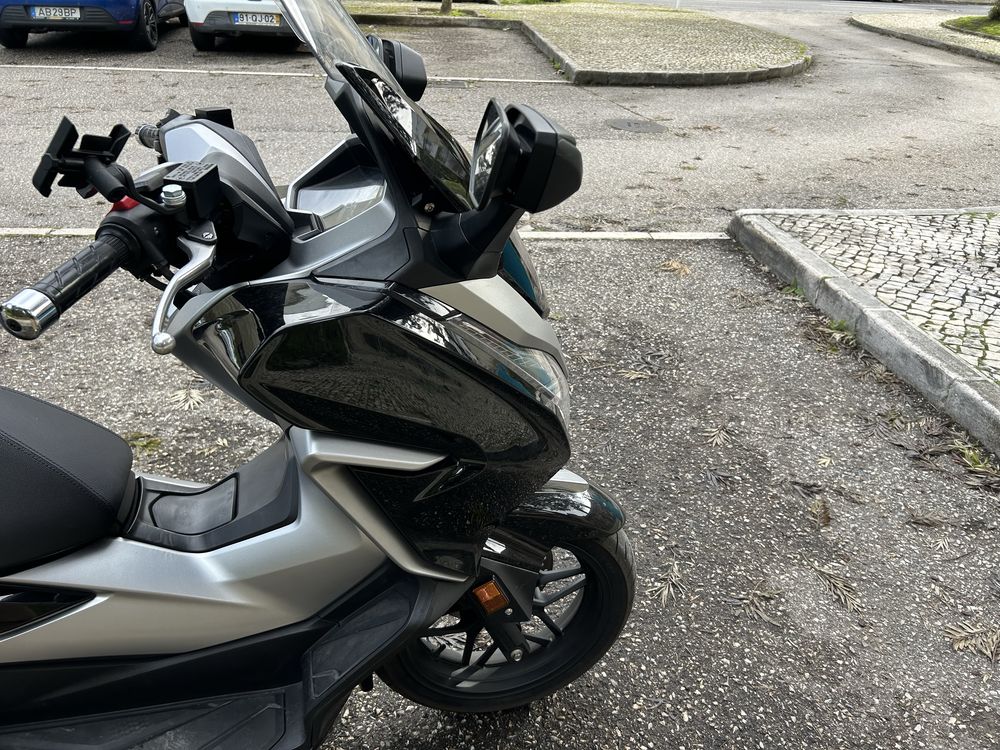 Honda Forza 300