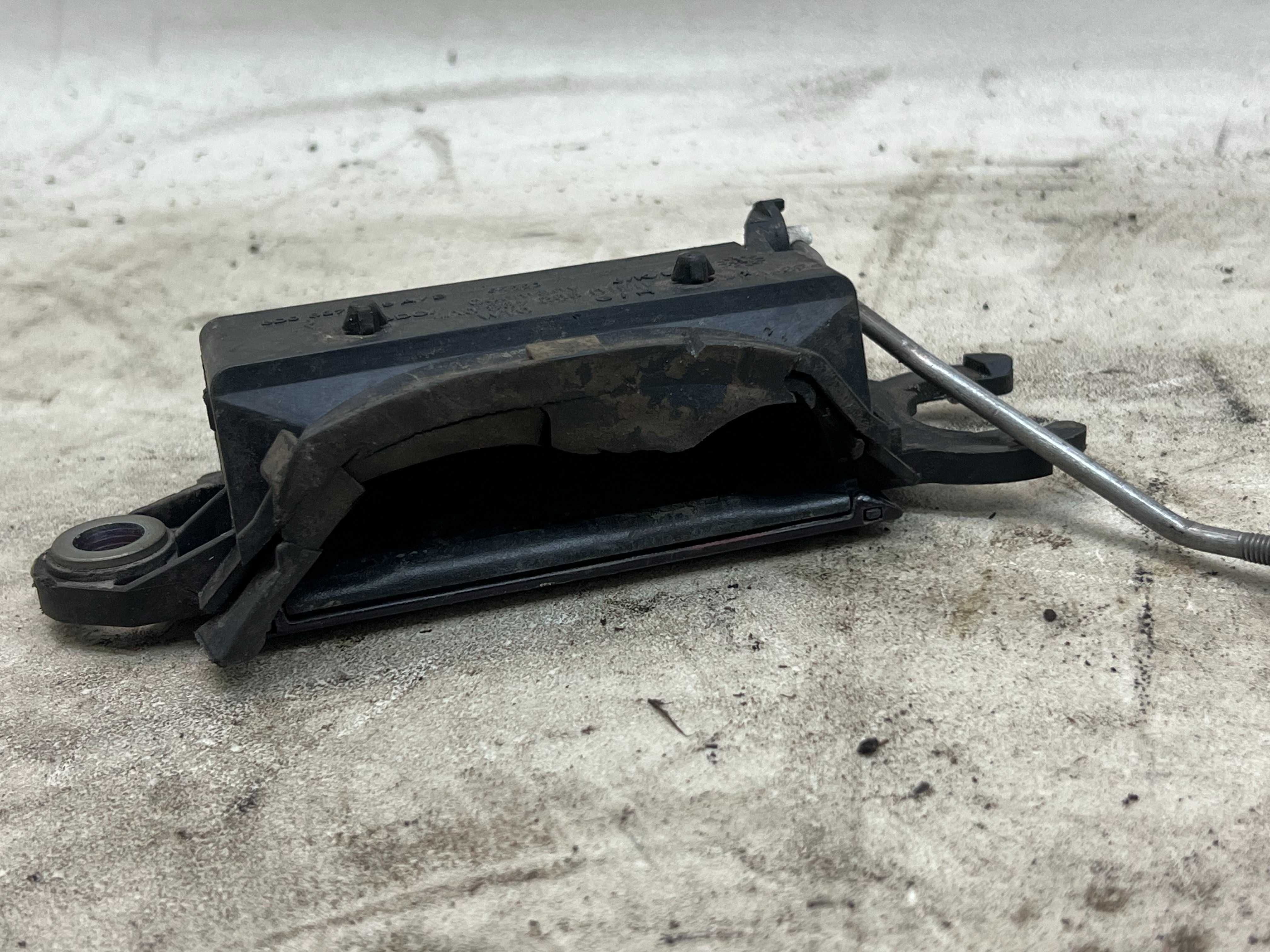 Audi A4 B5 A6 C4 A3 8L 80 B4 100 C4 Klamka Prawa Przednia Prawy Przód