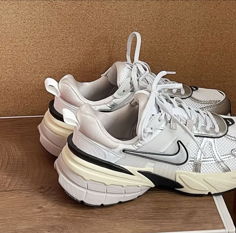 Nike V2K кросівки багато розмірів