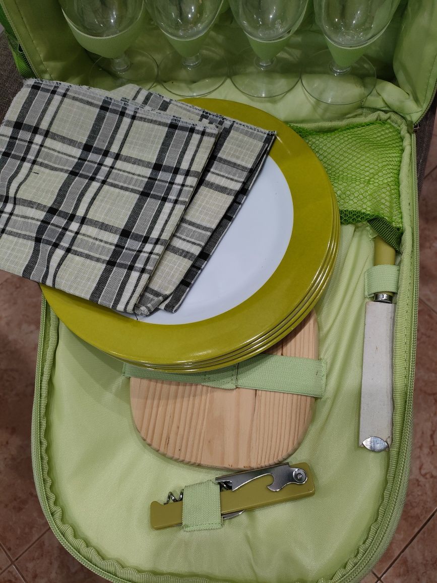 Походный рюкзак для пикника с посудой и наполнением