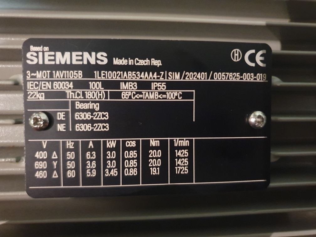 Электродвигатель асинхронный Siemens 1LE1002-1AB52-2AA4 Електродвигун