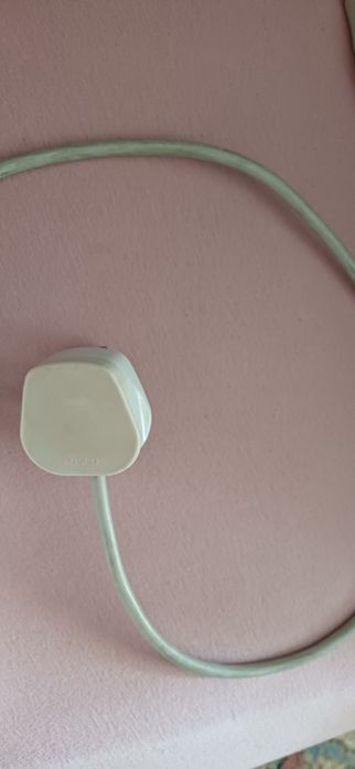 Przedłużacz z brytyjską wtyczką na 4 gniazda polskie