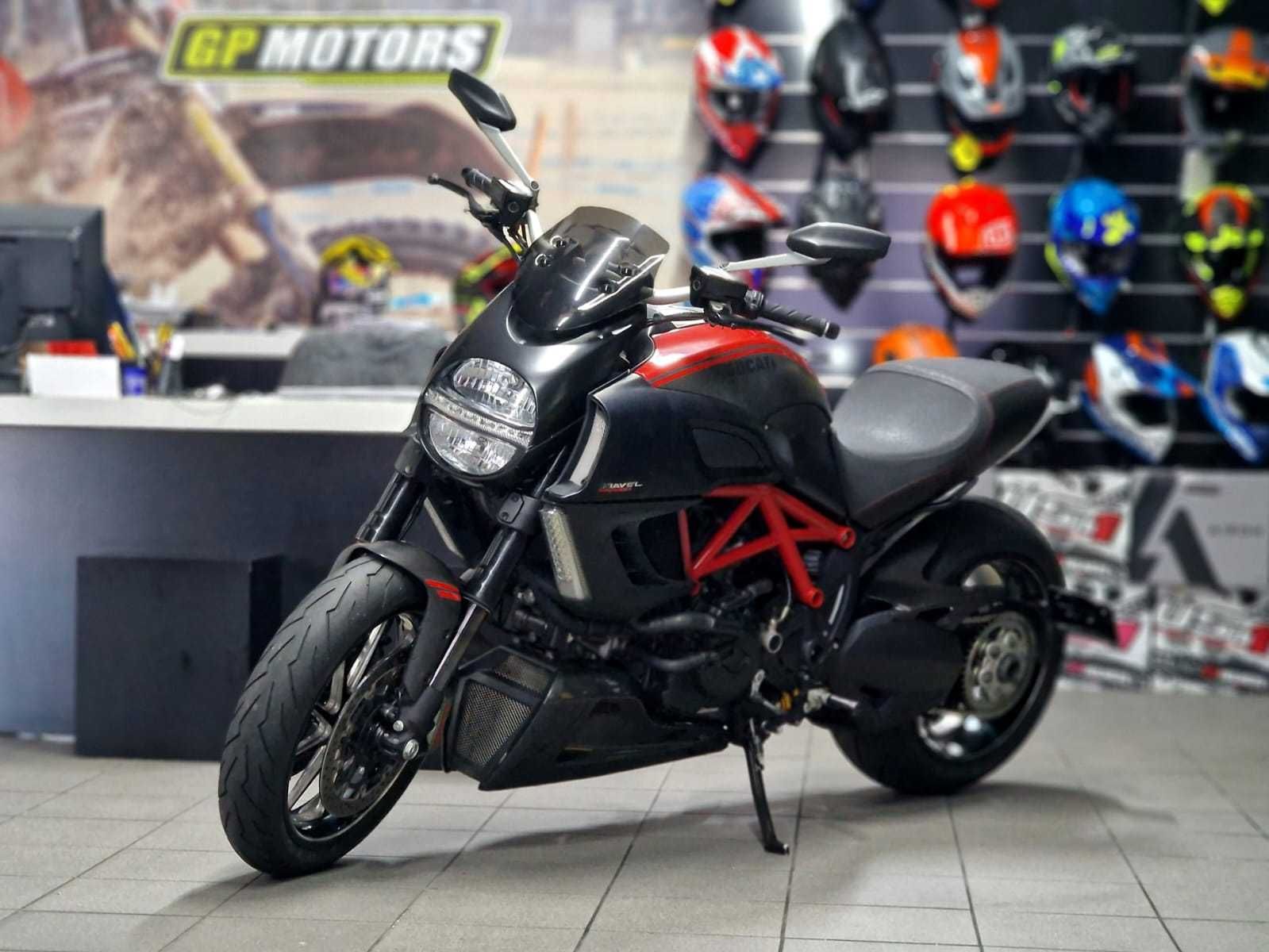 Ducati Diavel Carbono