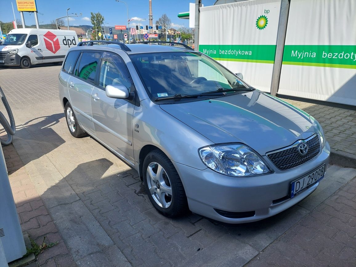 Toyota Corolla Salon Polska automat  97 tys km kombi 100% ASO Sol