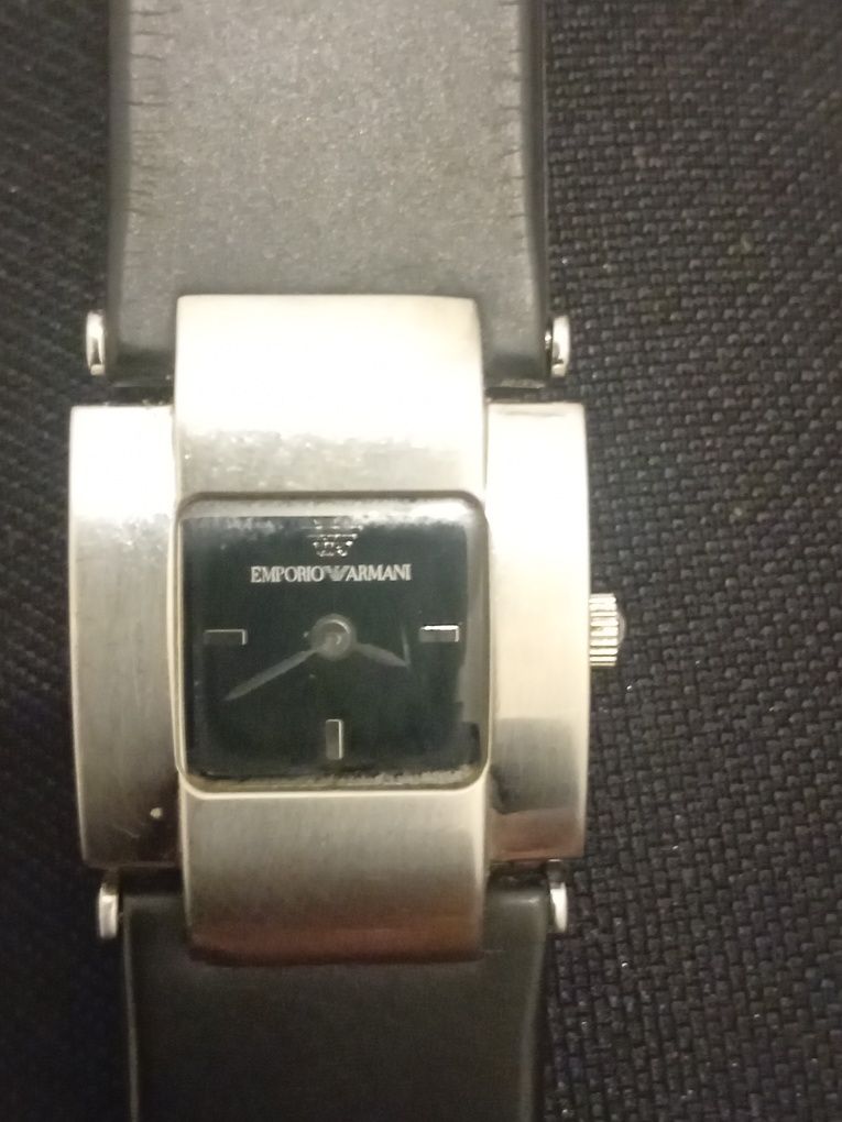 Relógio Emporio Armani usado mas no estado novo